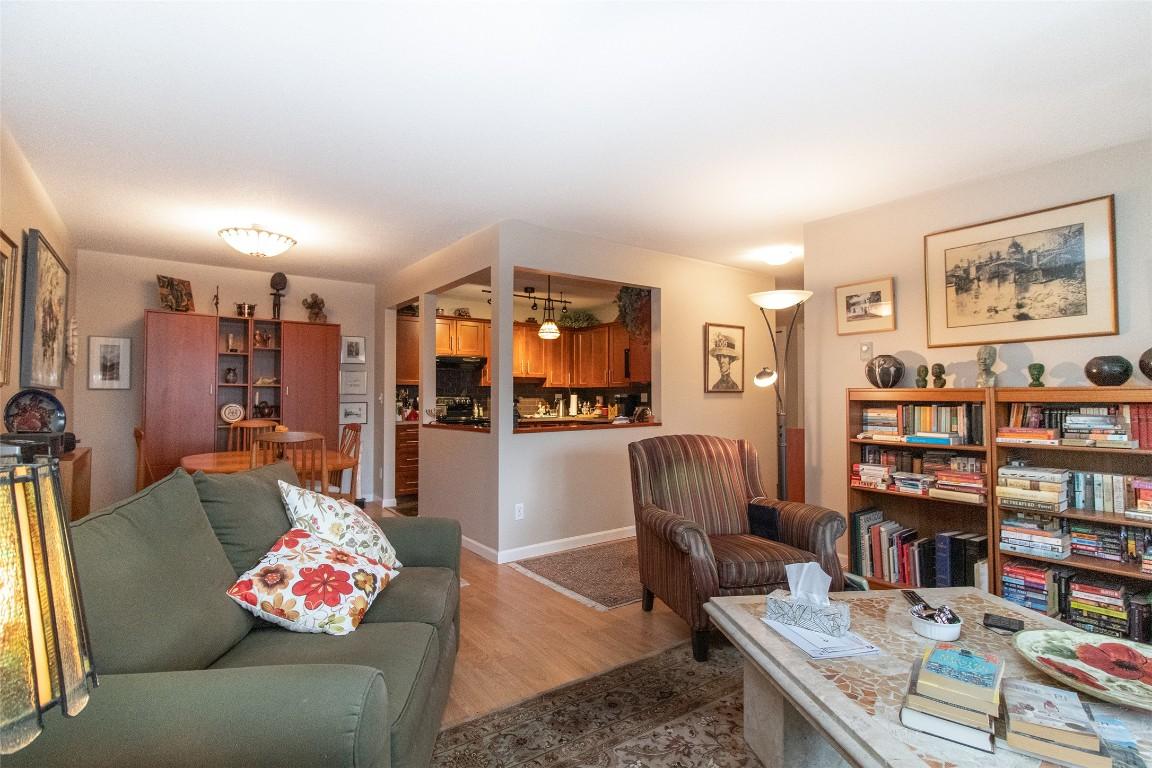 









945


Lawrence

Avenue, 307,
Kelowna,




BC
V1Y 6M3

