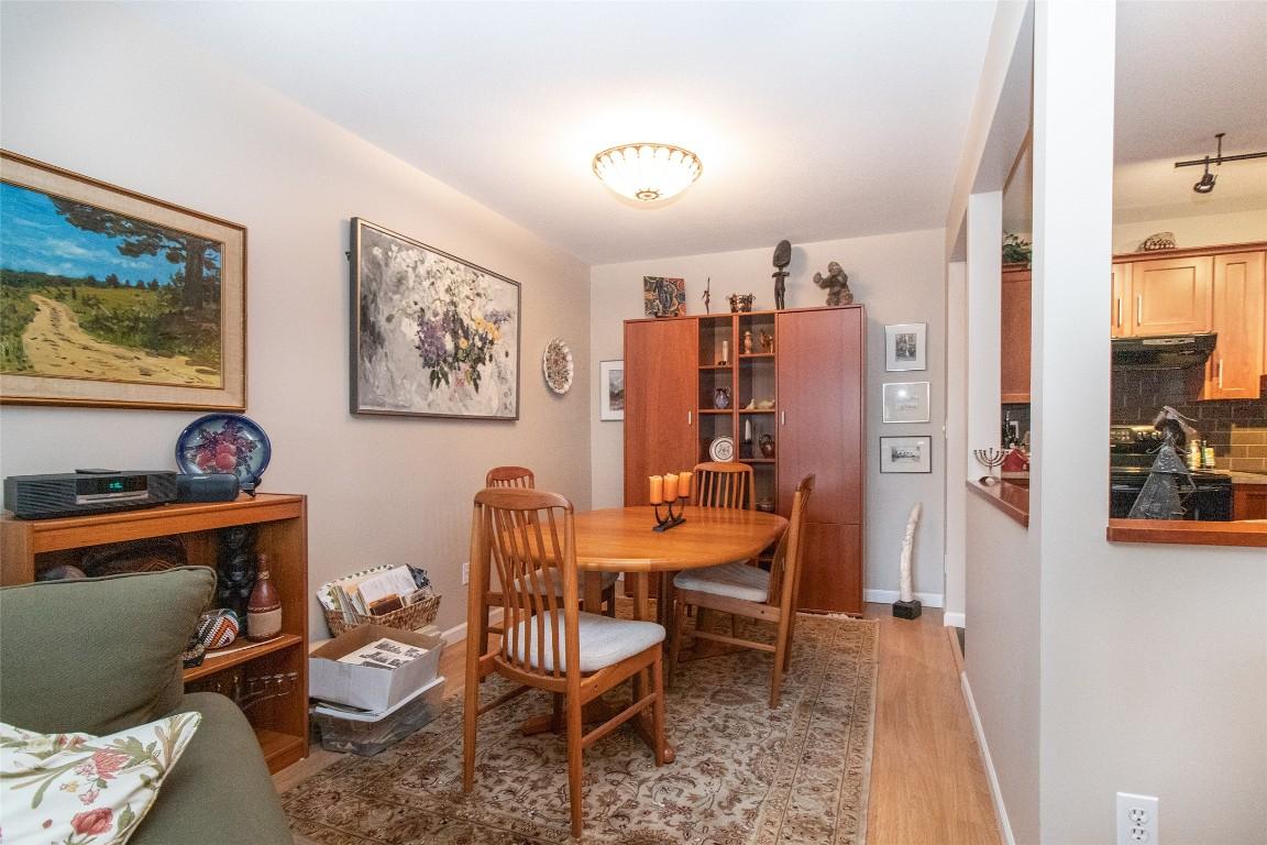 









945


Lawrence

Avenue, 307,
Kelowna,




BC
V1Y 6M3

