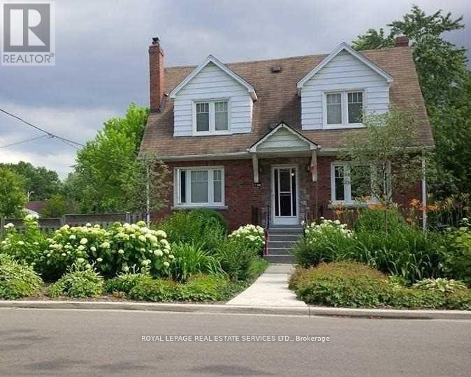 












MAIN FL - 1 ASH CRESCENT

,
Toronto,




Ontario
M8W1E2

