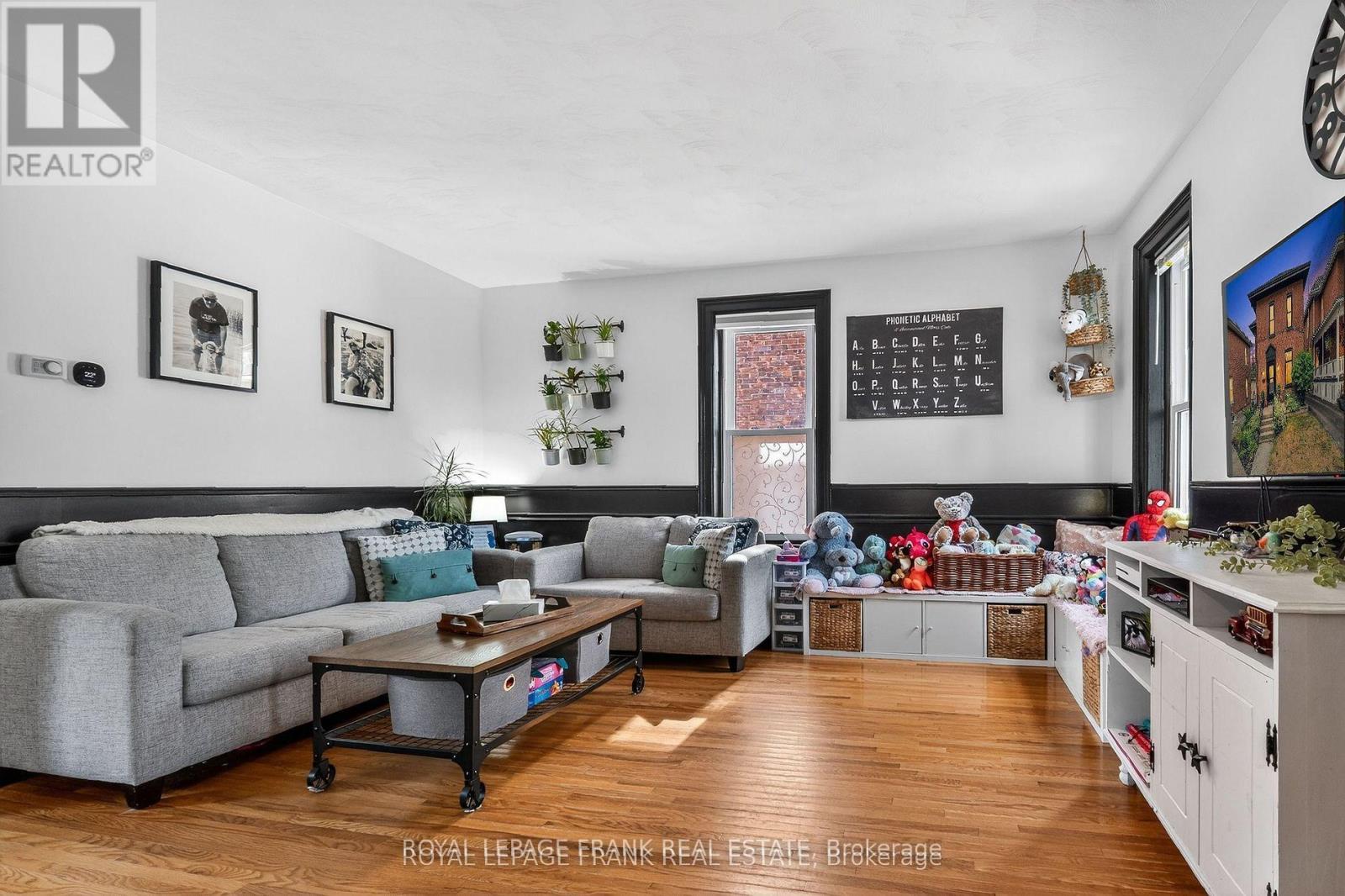 












69 PEEL STREET

,
Kawartha Lakes (Lindsay),




Ontario
K9V3M5

