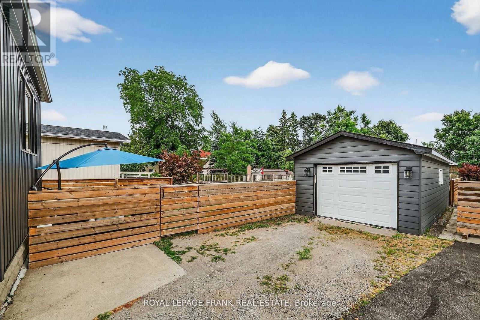 












69 PEEL STREET

,
Kawartha Lakes (Lindsay),




Ontario
K9V3M5

