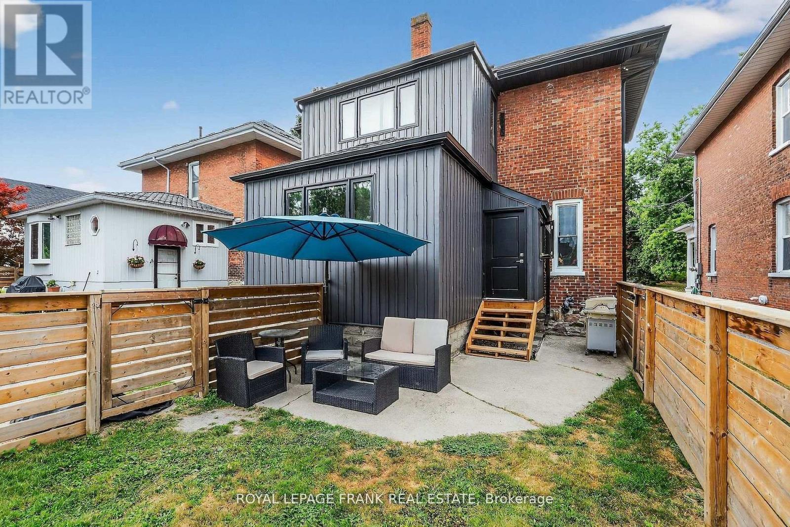 












69 PEEL STREET

,
Kawartha Lakes (Lindsay),




Ontario
K9V3M5

