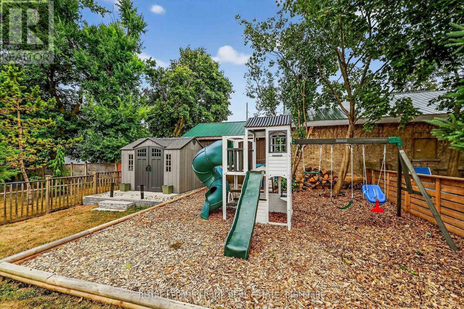 












69 PEEL STREET

,
Kawartha Lakes (Lindsay),




Ontario
K9V3M5

