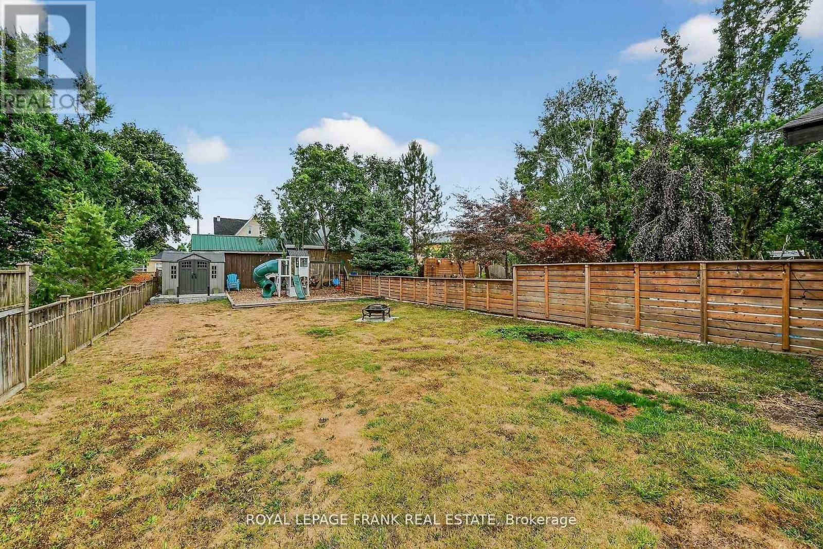 












69 PEEL STREET

,
Kawartha Lakes (Lindsay),




Ontario
K9V3M5

