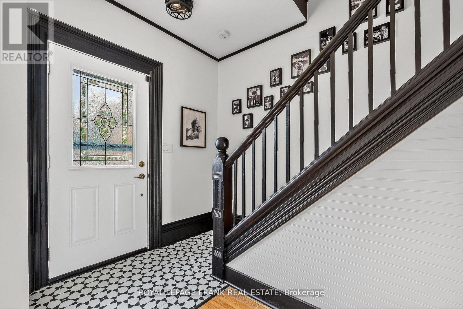 












69 PEEL STREET

,
Kawartha Lakes (Lindsay),




Ontario
K9V3M5

