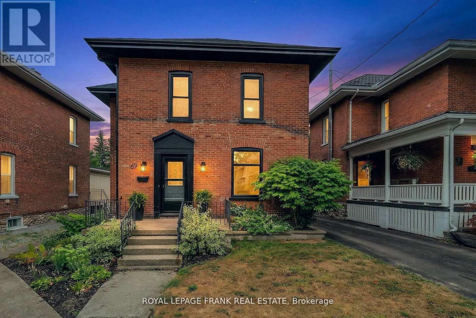 












69 PEEL STREET

,
Kawartha Lakes (Lindsay),




Ontario
K9V3M5

