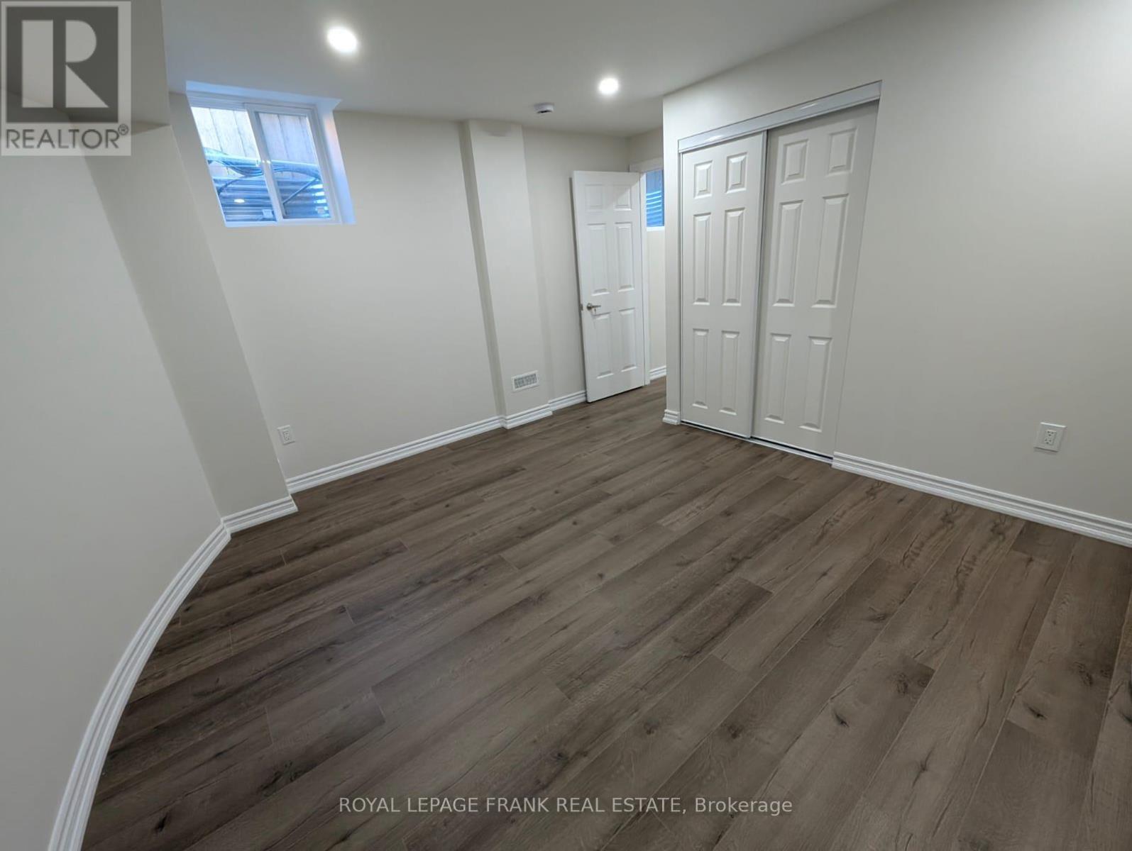 












BSMT - 41 MORLEY CRESCENT

,
Whitby (Rolling Acres),




Ontario
L1R0P1

