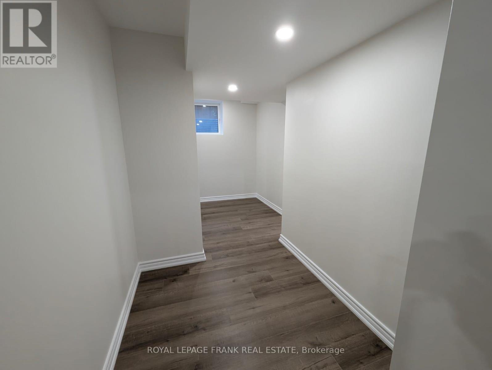 












BSMT - 41 MORLEY CRESCENT

,
Whitby (Rolling Acres),




Ontario
L1R0P1

