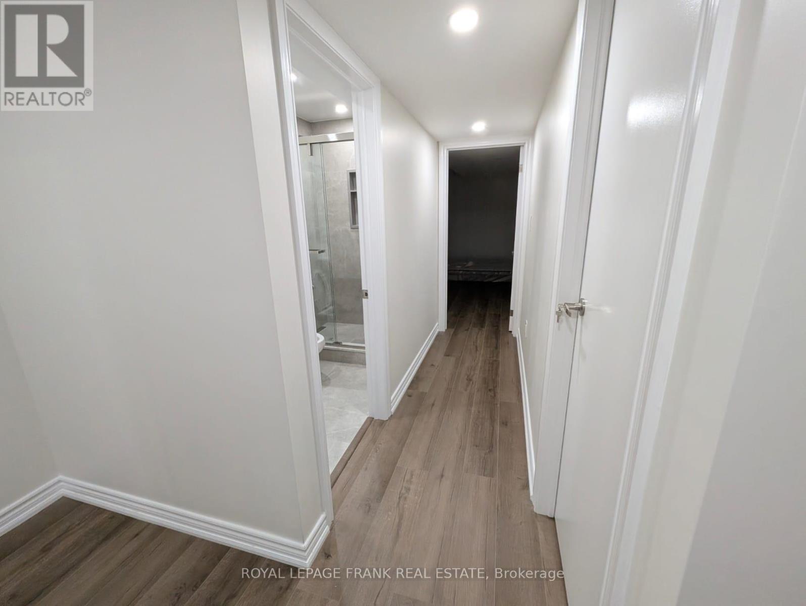 












BSMT - 41 MORLEY CRESCENT

,
Whitby (Rolling Acres),




Ontario
L1R0P1

