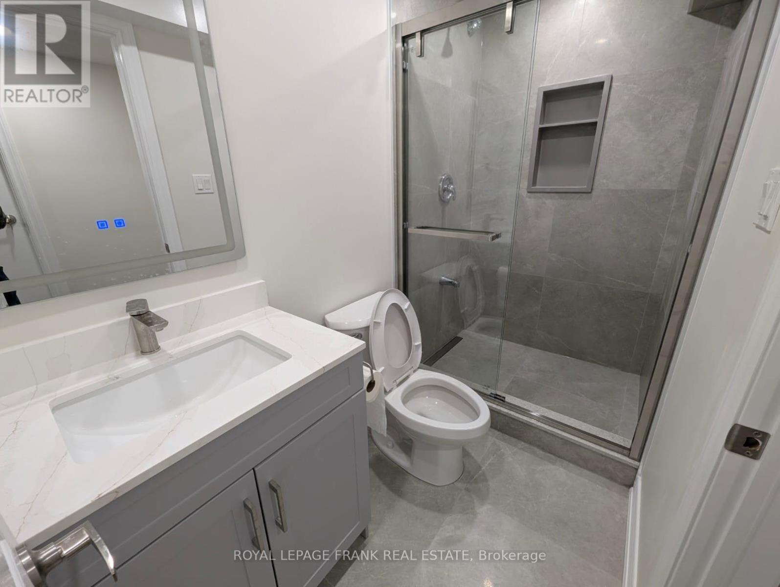 












BSMT - 41 MORLEY CRESCENT

,
Whitby (Rolling Acres),




Ontario
L1R0P1

