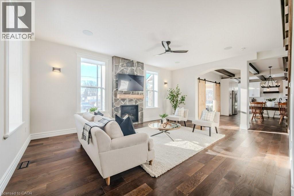 












44 HOPE Street W

,
Tavistock,




Ontario
N0B2R0

