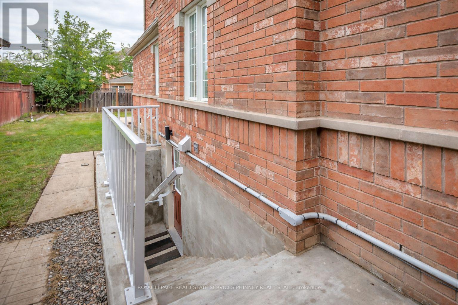 












BSMT - 3908 QUIET CREEK DRIVE

,
Mississauga,




Ontario
L5M8B5

