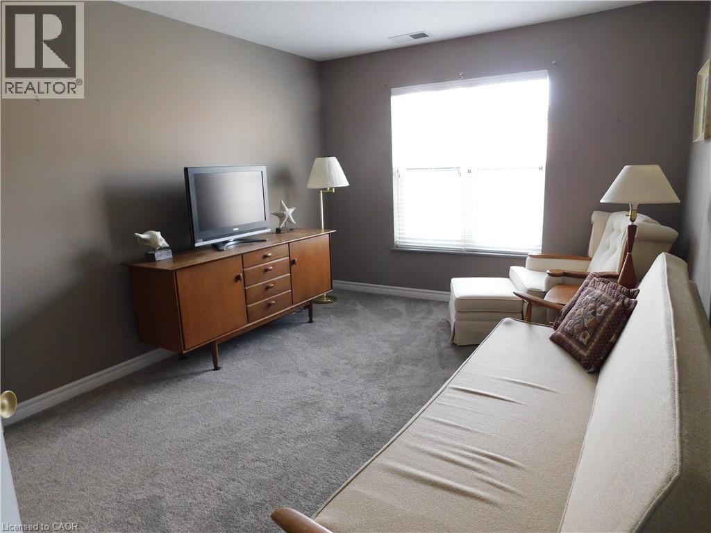 












317 LOCK Street W Unit# 211

,
Dunnville,




Ontario
N1A0A1

