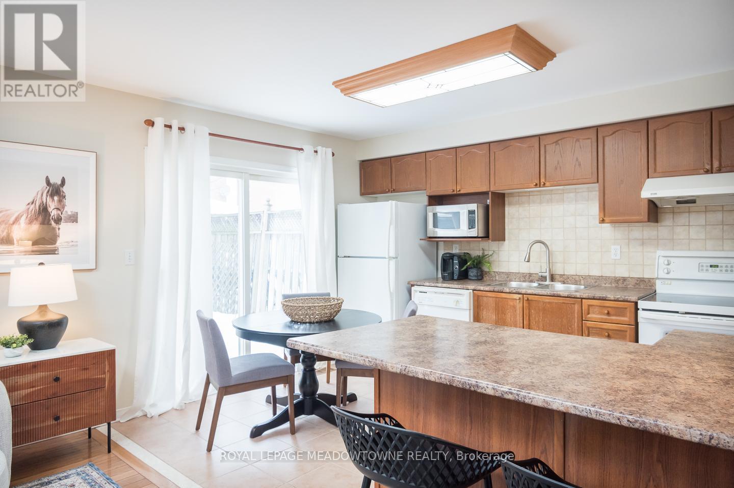 












1617 GOWLING TERRACE

,
Milton,




Ontario
L9T5J6

