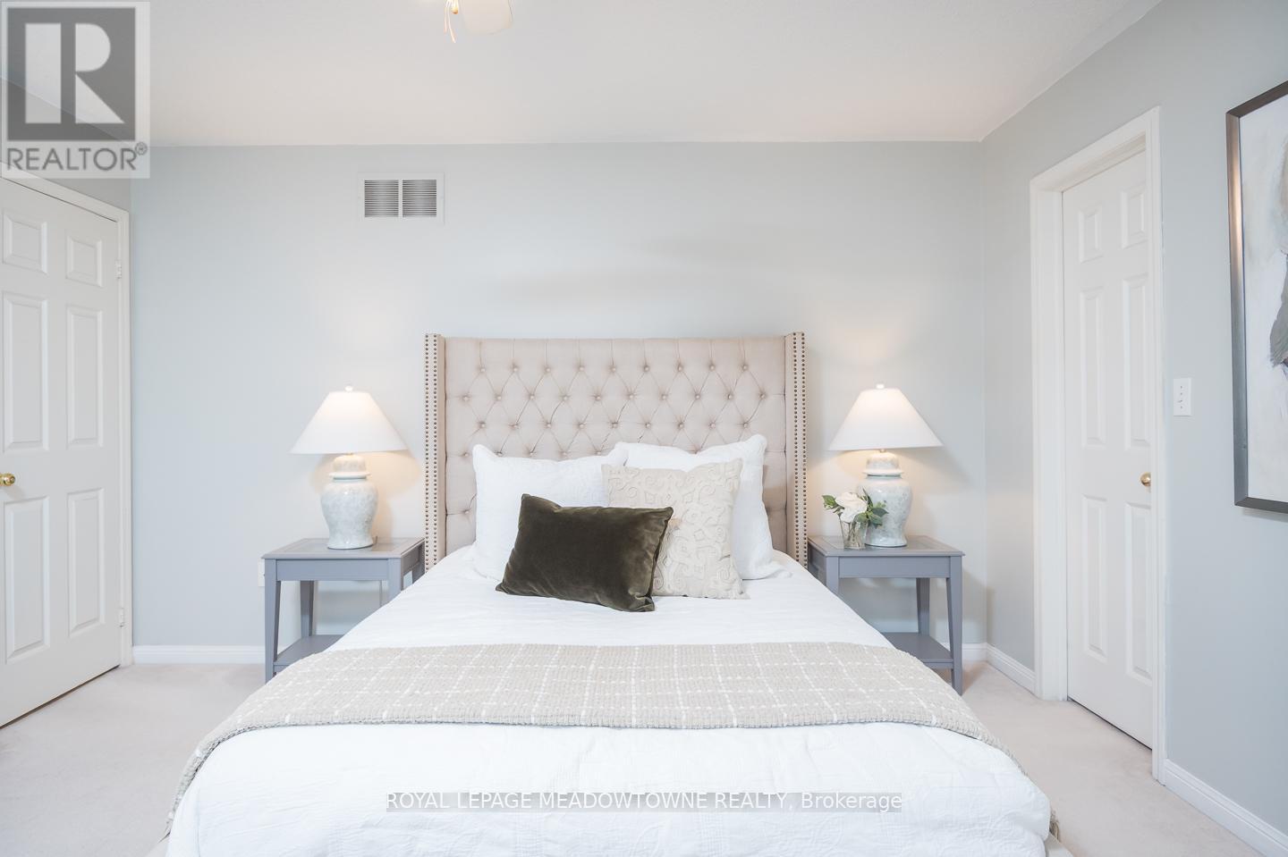 












1617 GOWLING TERRACE

,
Milton,




Ontario
L9T5J6

