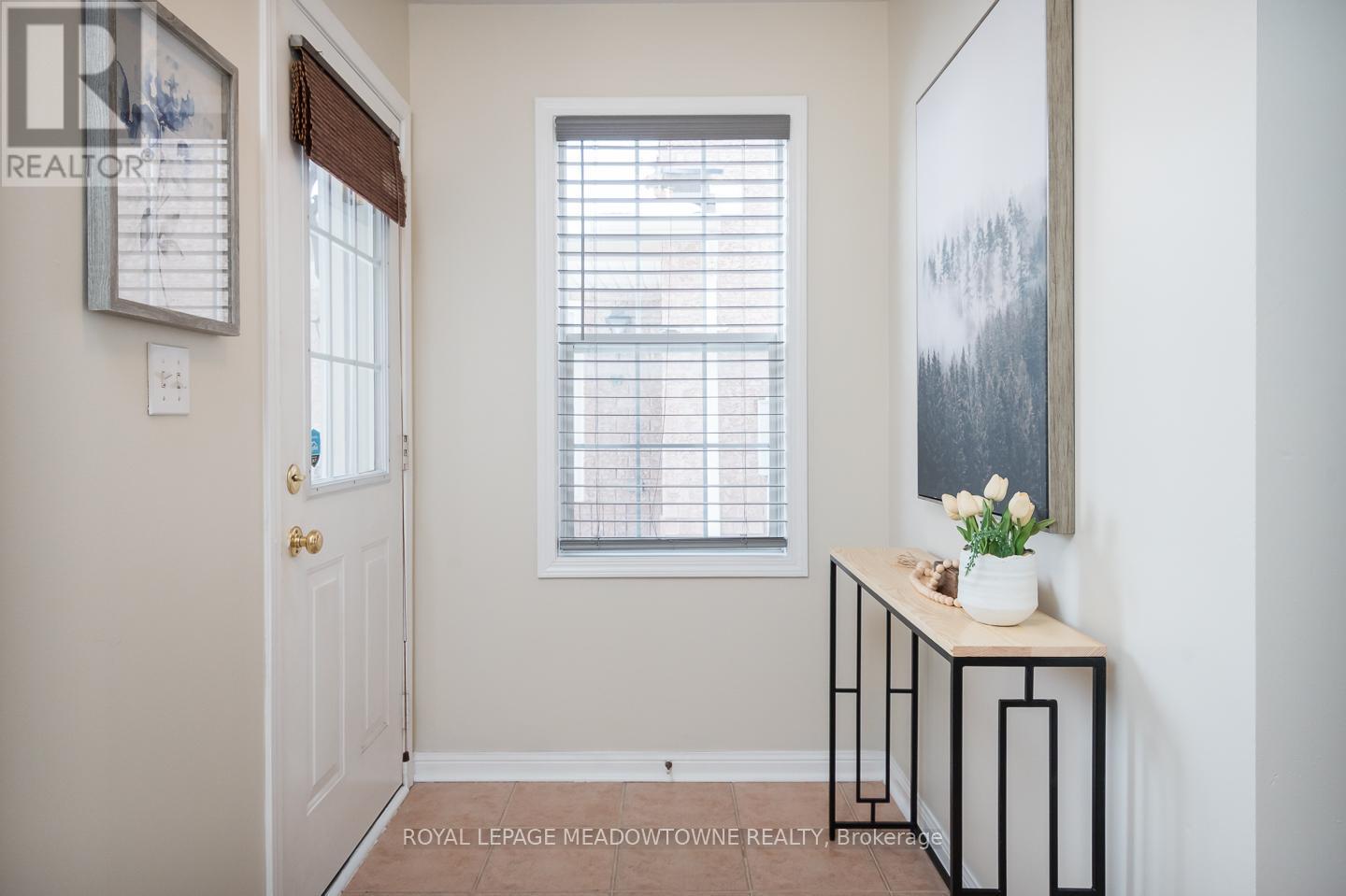 












1617 GOWLING TERRACE

,
Milton,




Ontario
L9T5J6

