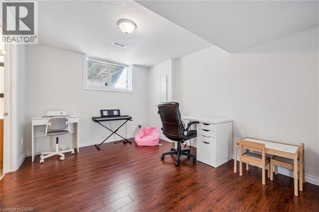 












361 ARKELL Road Unit# 6

,
Guelph,




Ontario
N1L1E5

