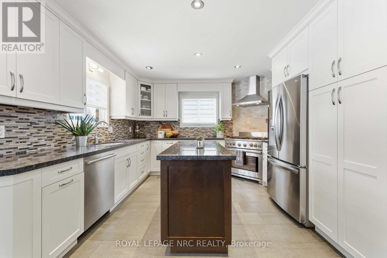 












9 WOODGARDEN COURT

,
St. Catharines (Lakeshore),




Ontario
L2M7C9

