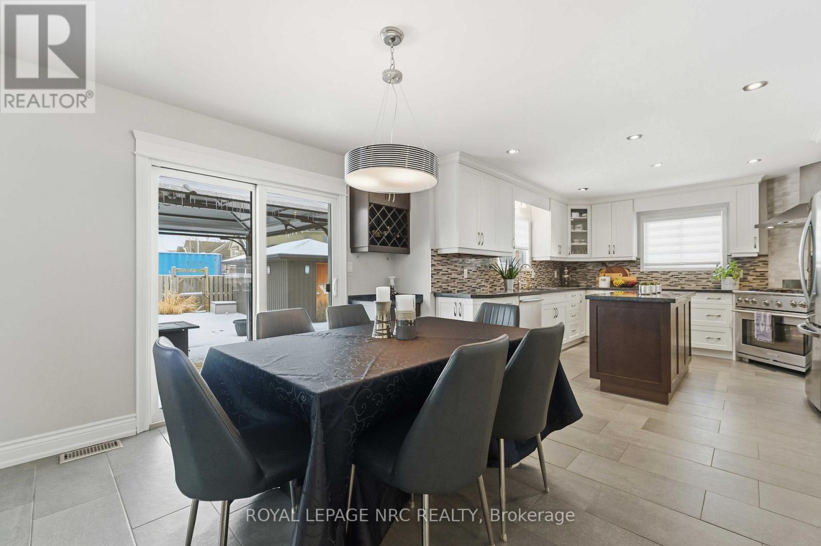 












9 WOODGARDEN COURT

,
St. Catharines (Lakeshore),




Ontario
L2M7C9

