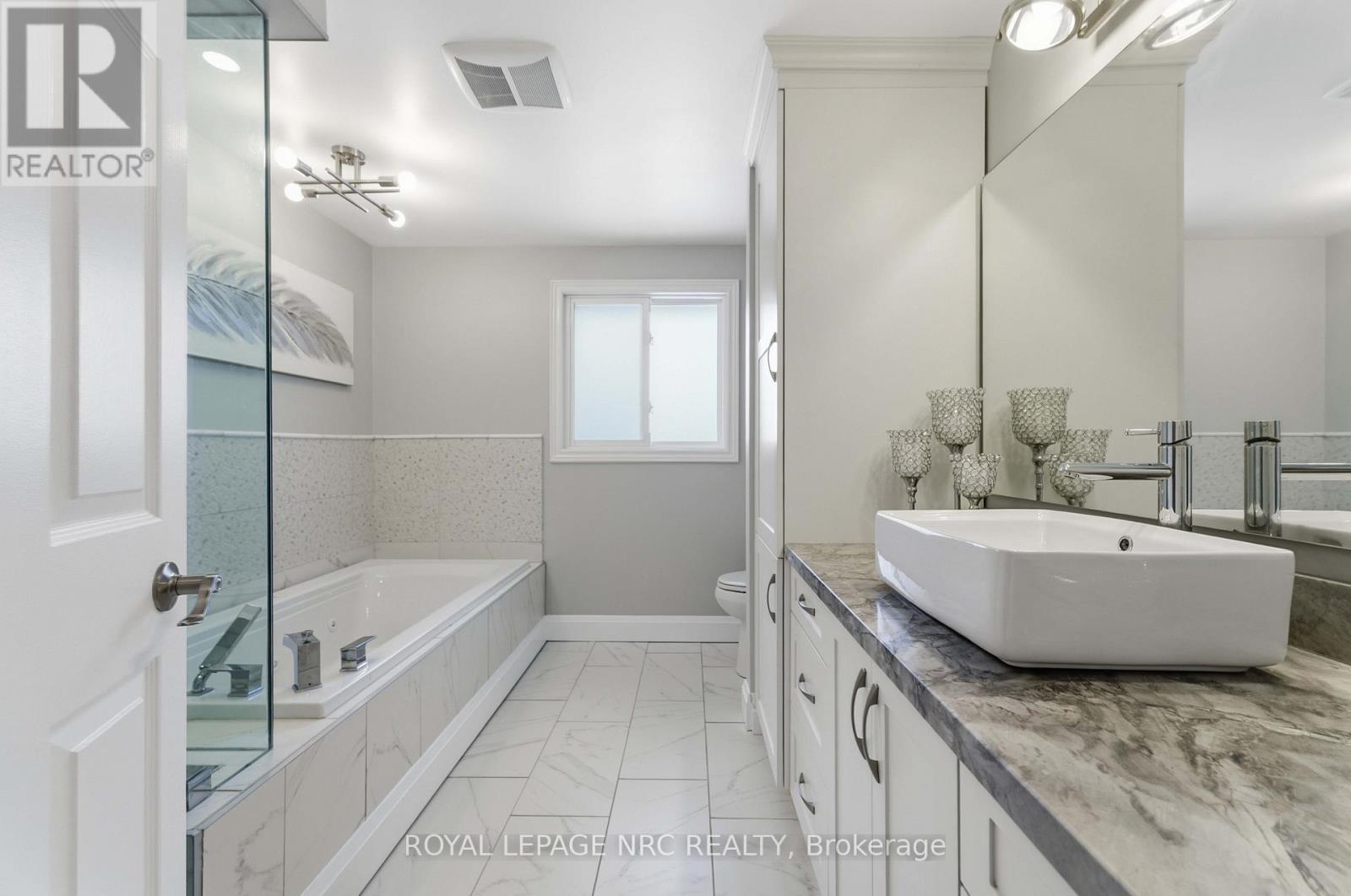 












9 WOODGARDEN COURT

,
St. Catharines (Lakeshore),




Ontario
L2M7C9

