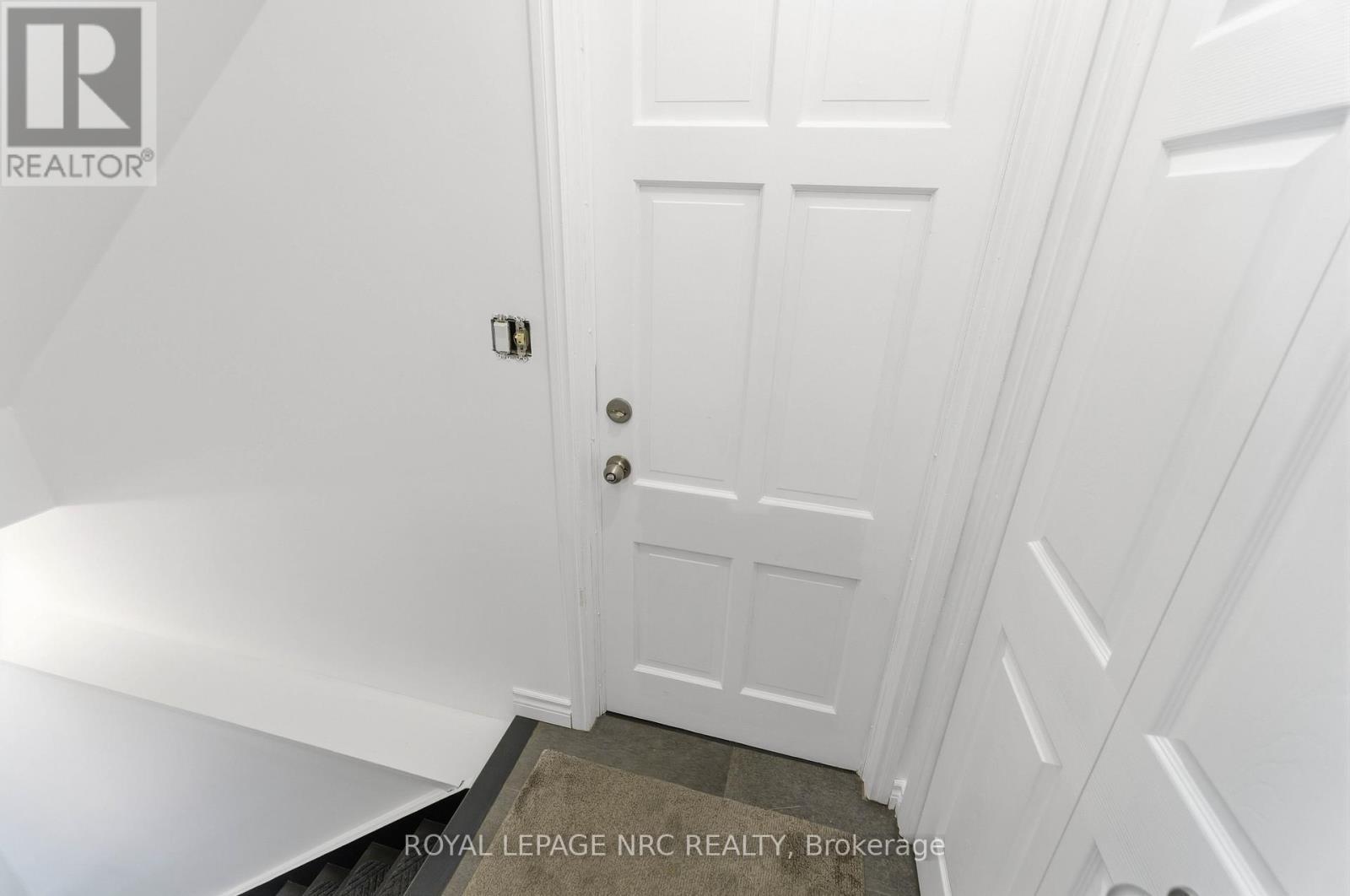 












9 WOODGARDEN COURT

,
St. Catharines (Lakeshore),




Ontario
L2M7C9

