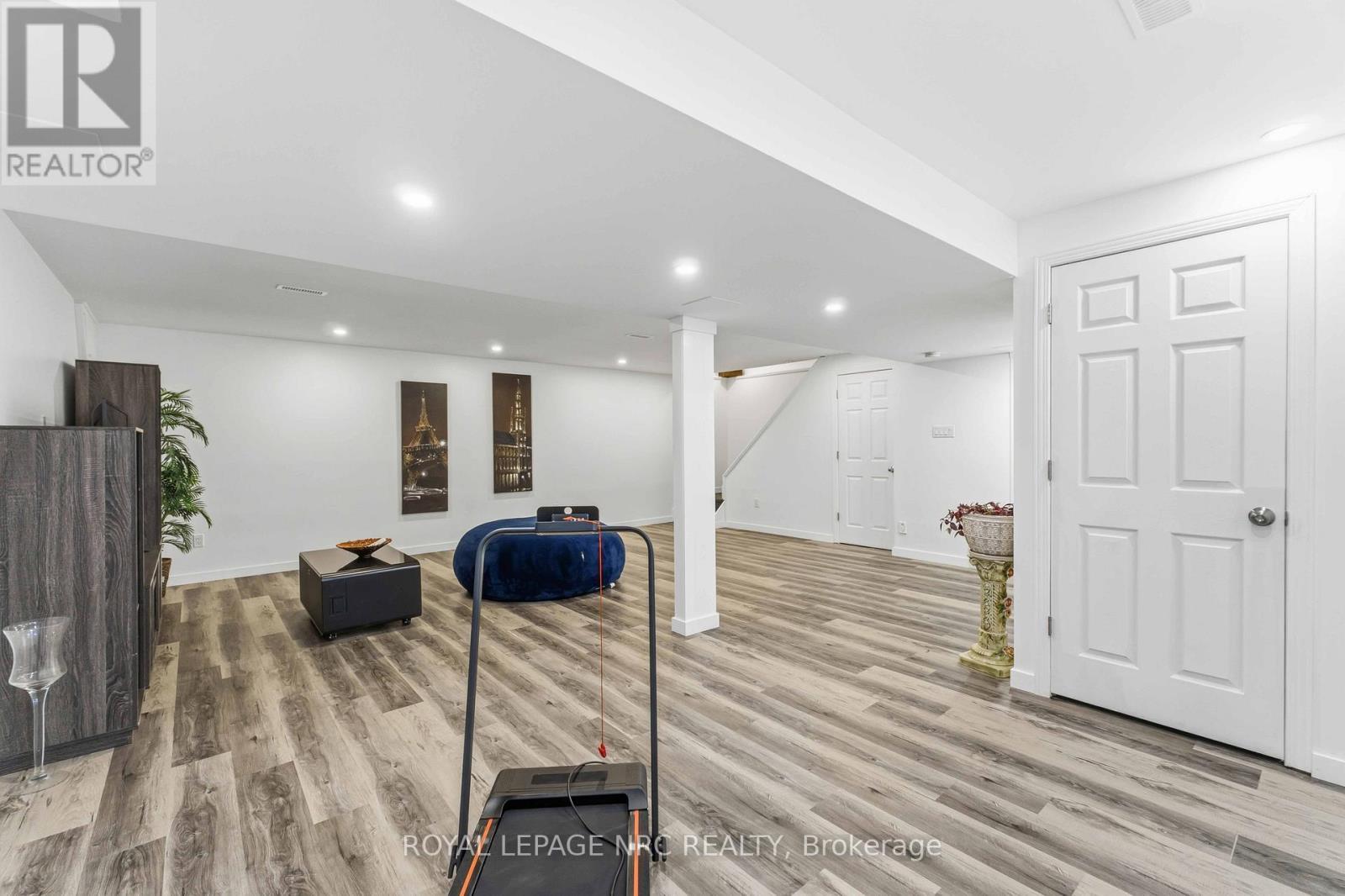 












9 WOODGARDEN COURT

,
St. Catharines (Lakeshore),




Ontario
L2M7C9

