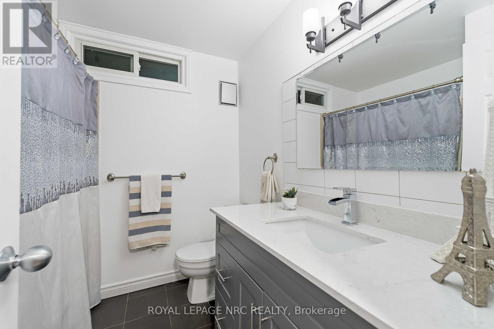 












9 WOODGARDEN COURT

,
St. Catharines (Lakeshore),




Ontario
L2M7C9

