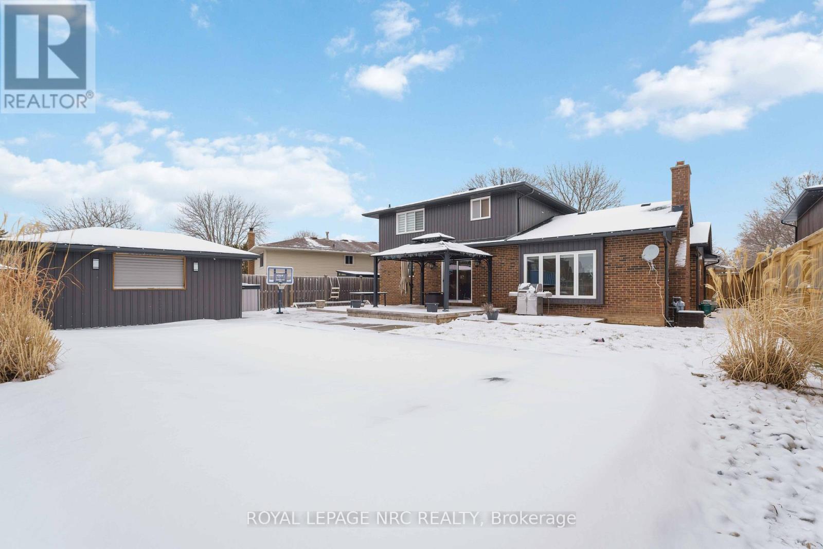 












9 WOODGARDEN COURT

,
St. Catharines (Lakeshore),




Ontario
L2M7C9

