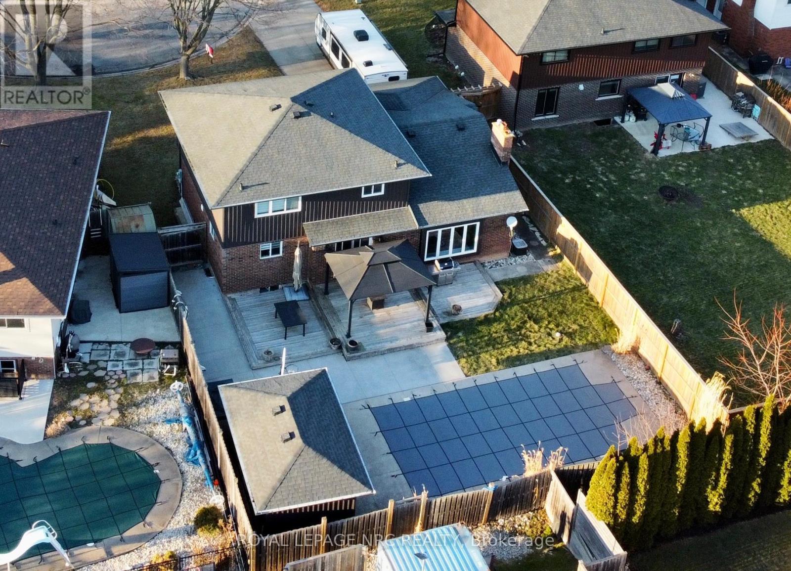 












9 WOODGARDEN COURT

,
St. Catharines (Lakeshore),




Ontario
L2M7C9

