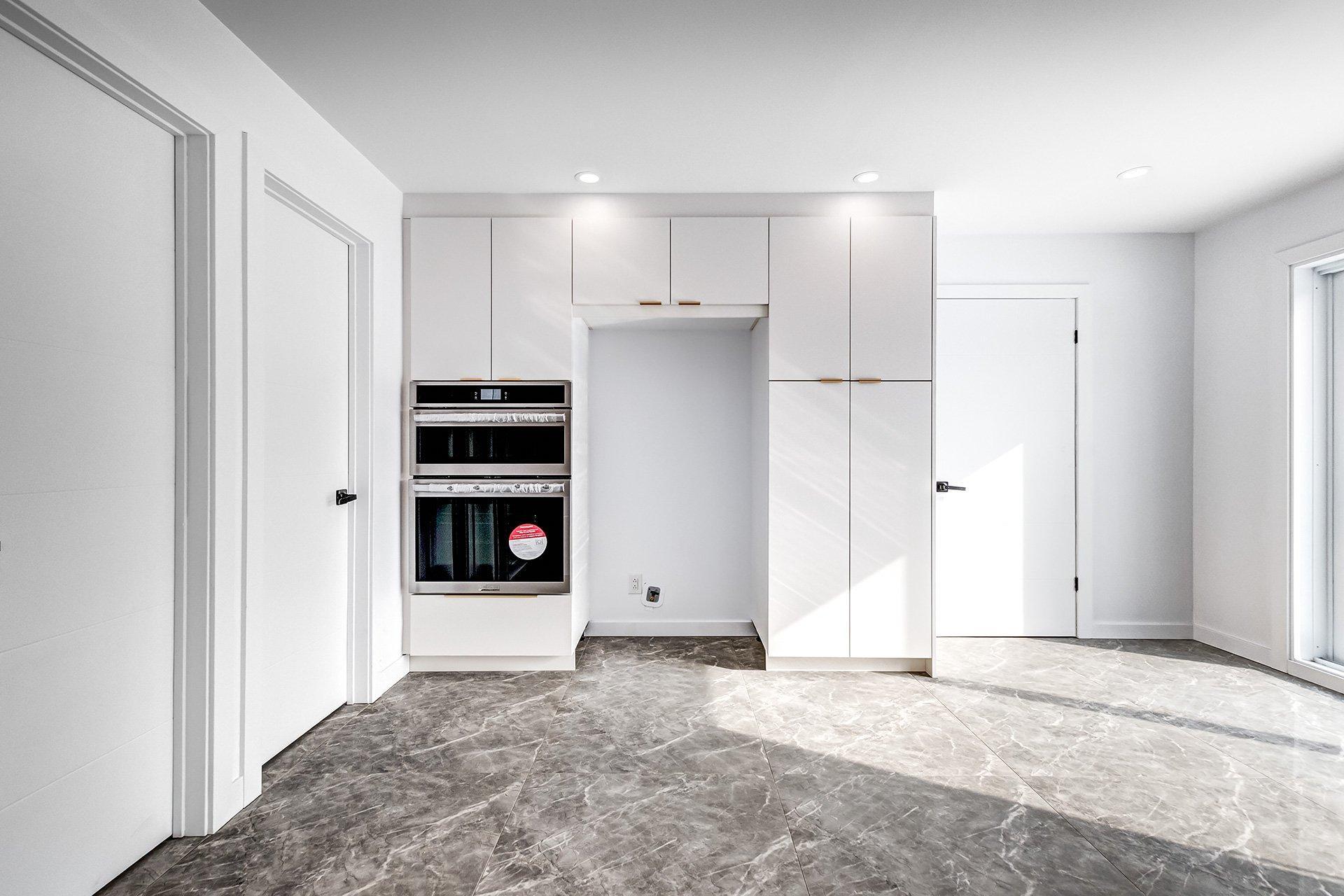 









50


Rue Hawthorne

,
Kirkland,




QC
H9H3G3

