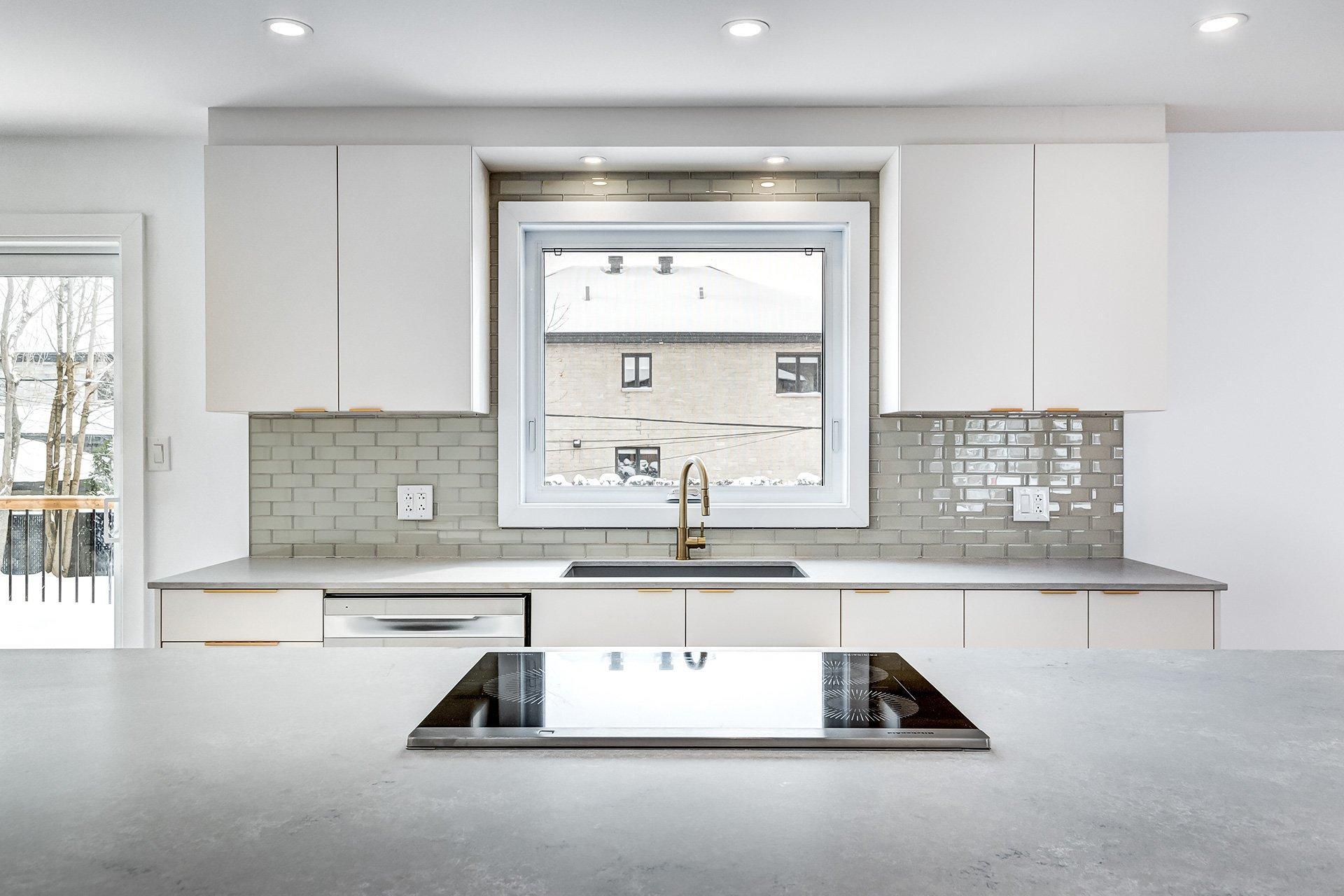 









50


Rue Hawthorne

,
Kirkland,




QC
H9H3G3

