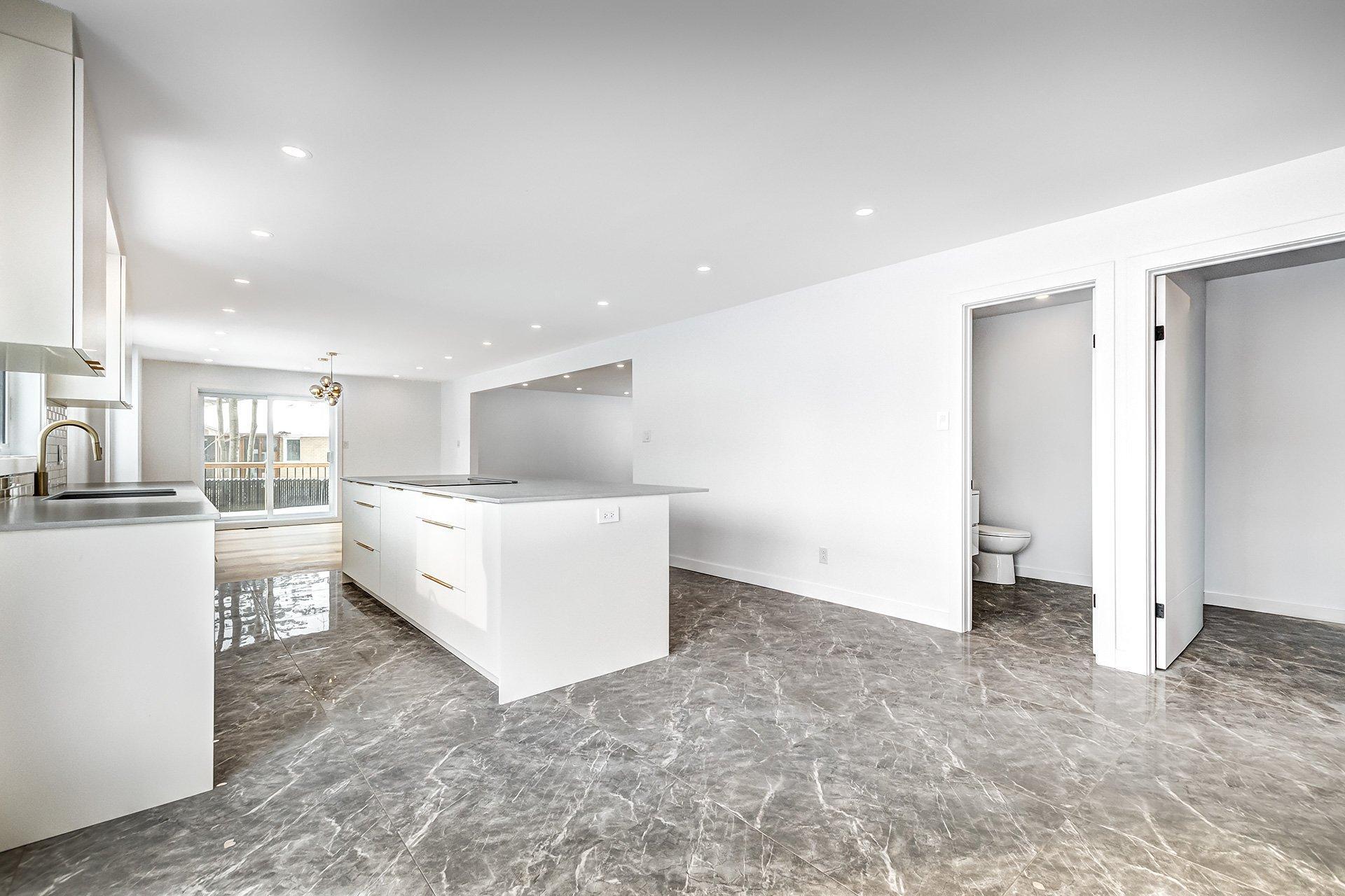 









50


Rue Hawthorne

,
Kirkland,




QC
H9H3G3

