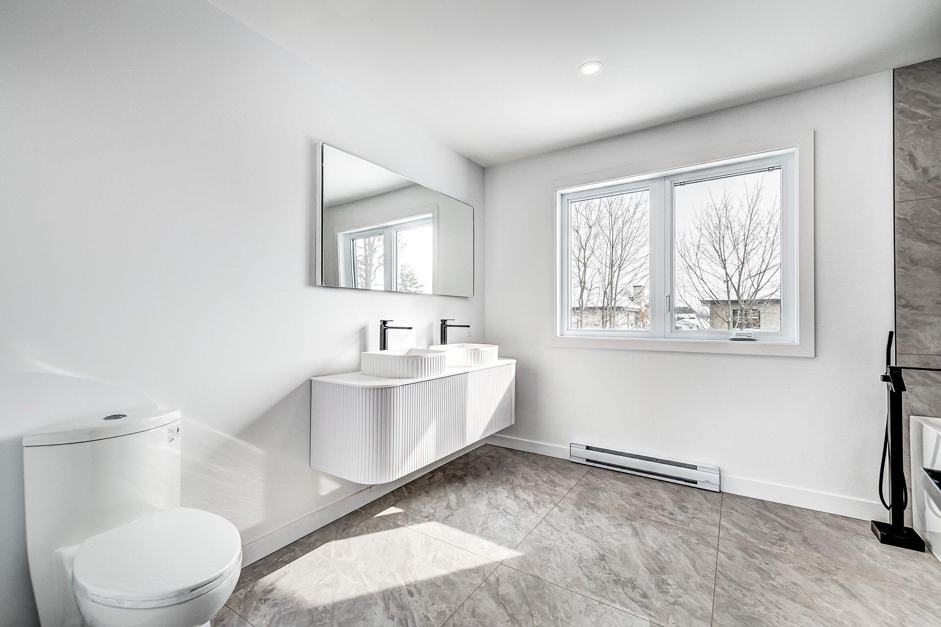 









50


Rue Hawthorne

,
Kirkland,




QC
H9H3G3

