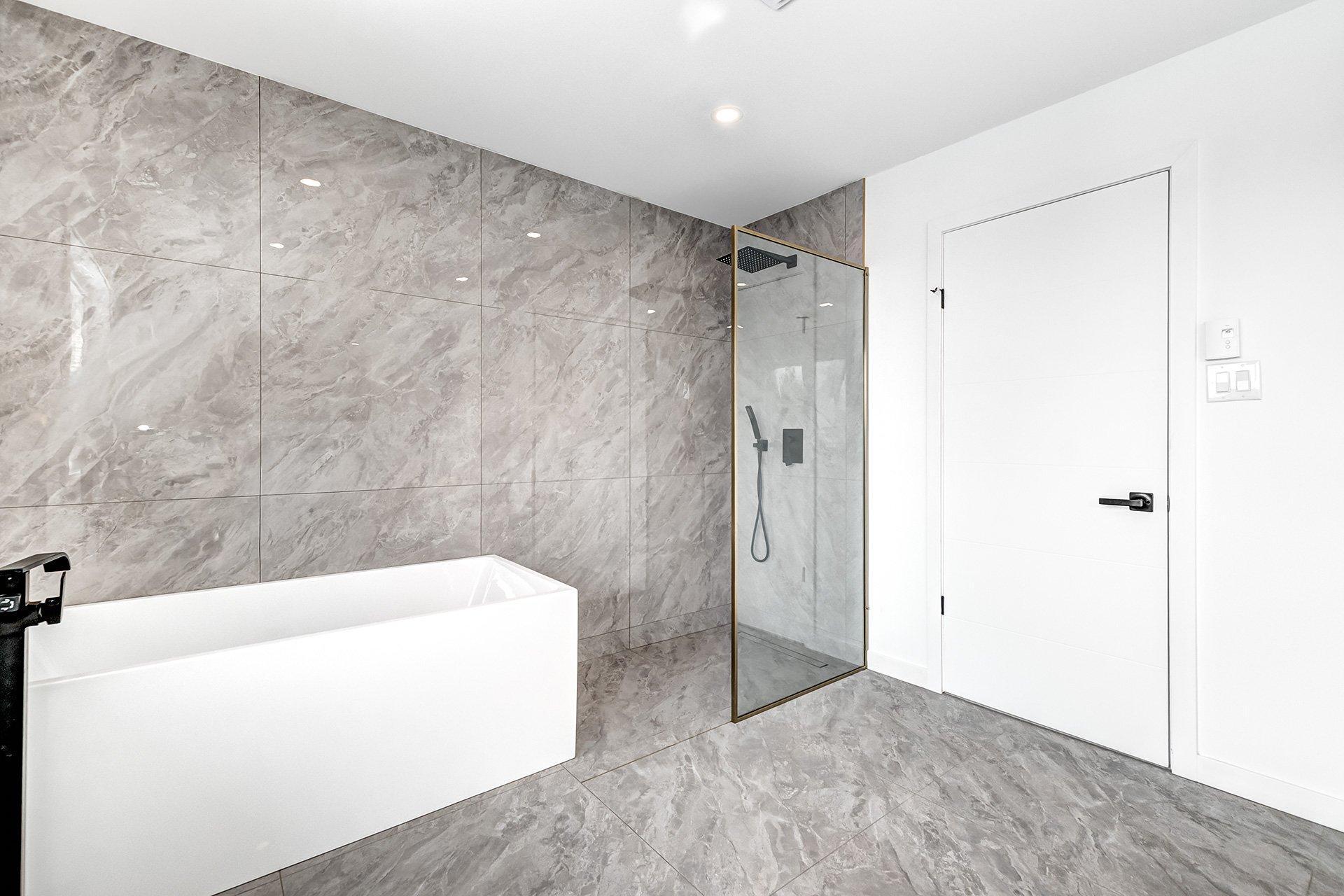 









50


Rue Hawthorne

,
Kirkland,




QC
H9H3G3

