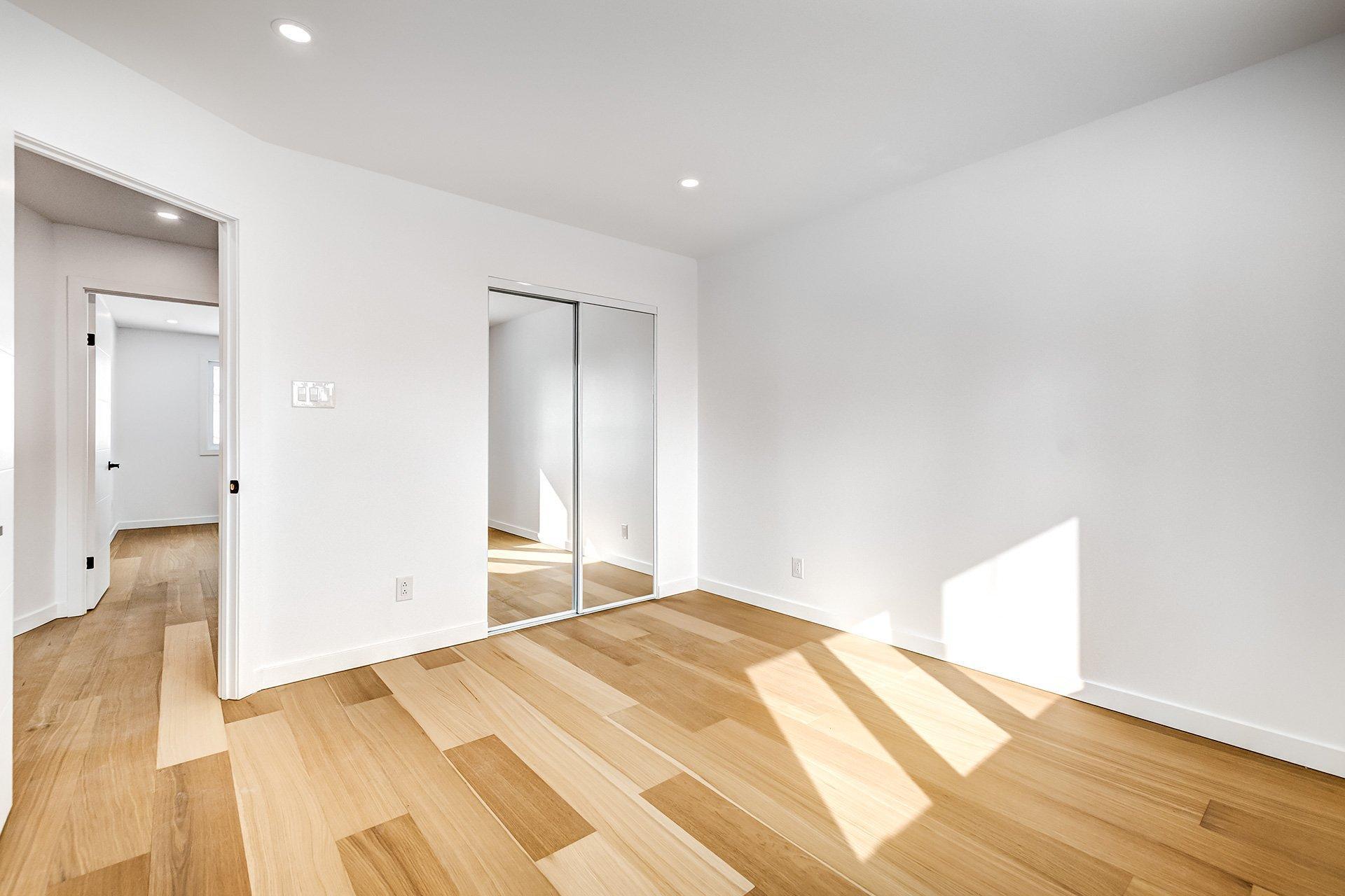 









50


Rue Hawthorne

,
Kirkland,




QC
H9H3G3

