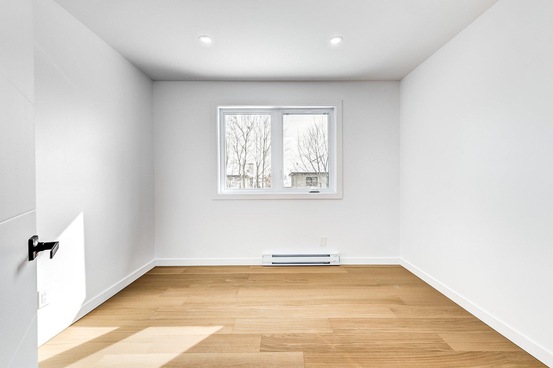 









50


Rue Hawthorne

,
Kirkland,




QC
H9H3G3

