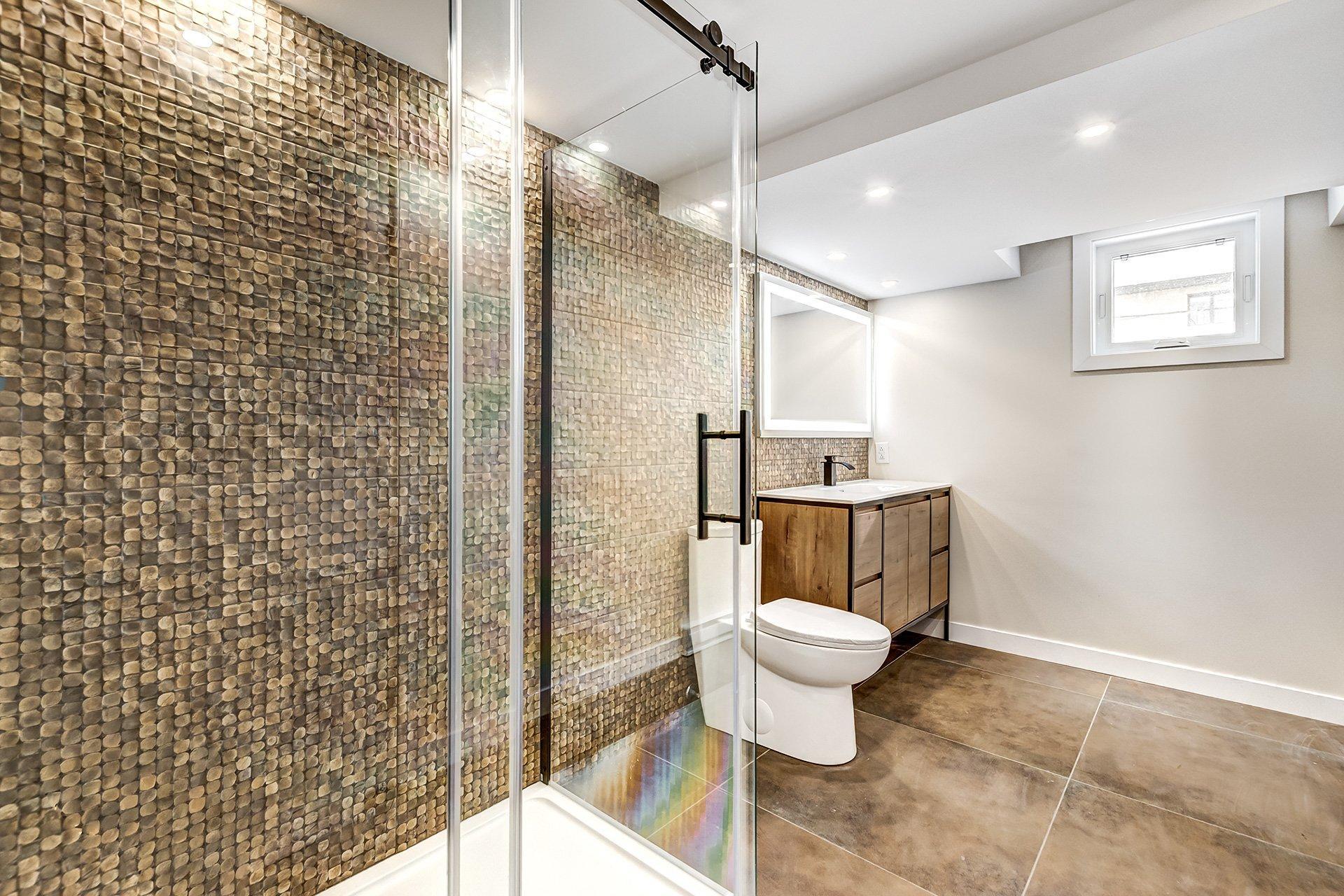 









50


Rue Hawthorne

,
Kirkland,




QC
H9H3G3

