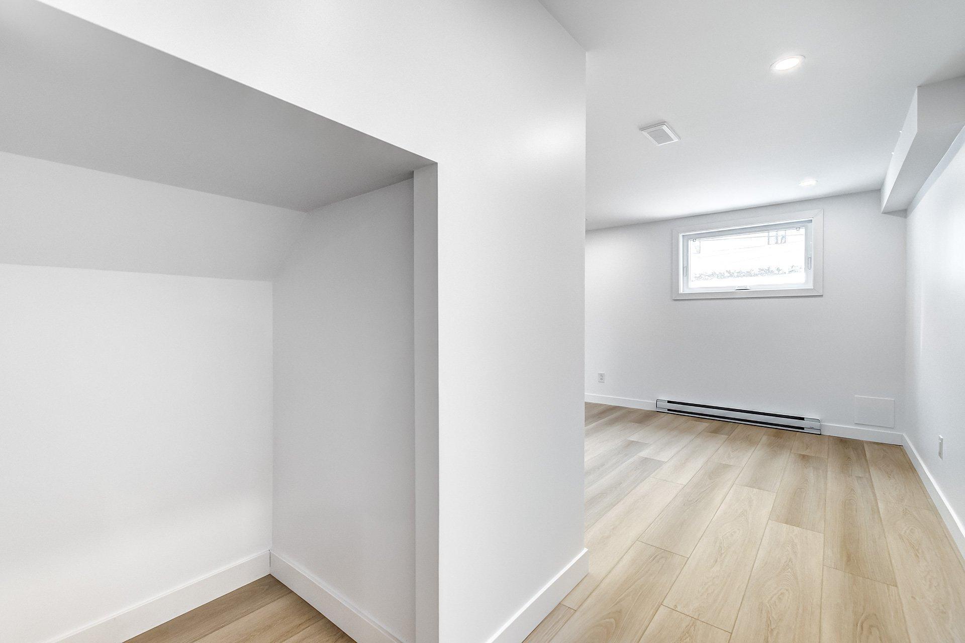 









50


Rue Hawthorne

,
Kirkland,




QC
H9H3G3

