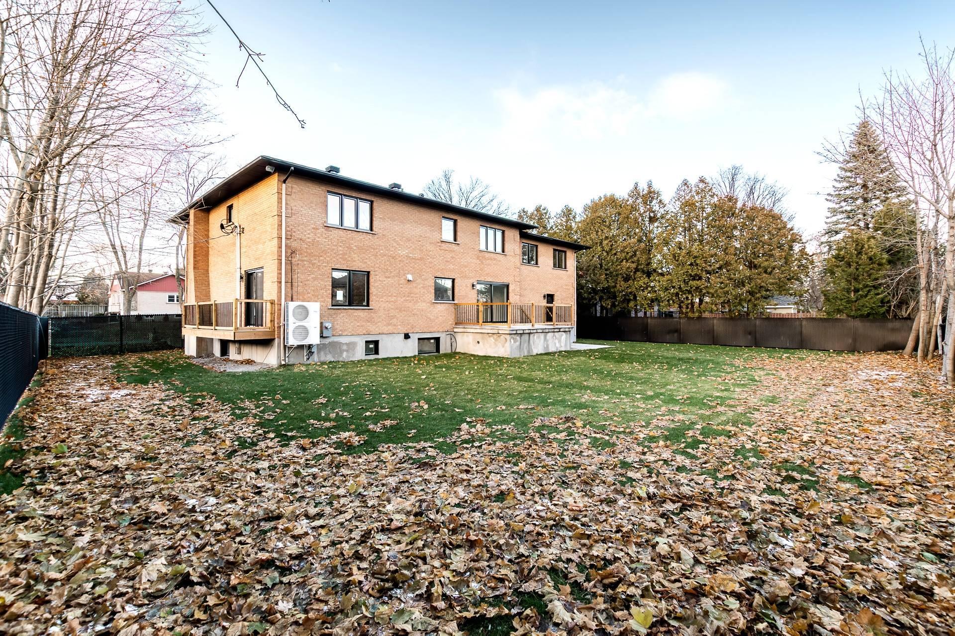 









50


Rue Hawthorne

,
Kirkland,




QC
H9H3G3

