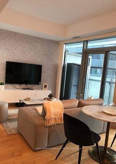 









14


York

Street, 1407,
Toronto,




ON
M5J 0B1

