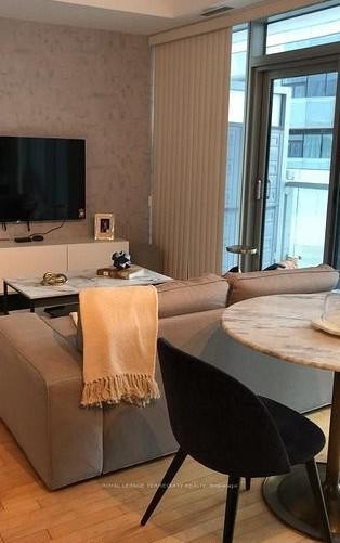 









14


York

Street, 1407,
Toronto,




ON
M5J 0B1

