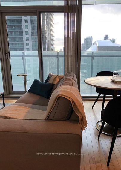 









14


York

Street, 1407,
Toronto,




ON
M5J 0B1

