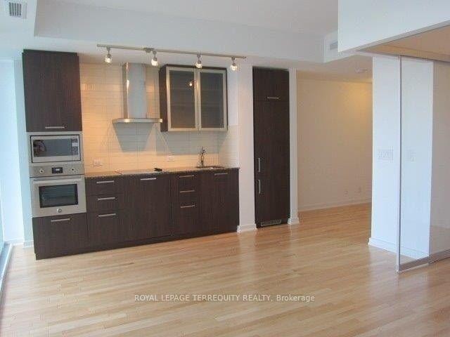 









14


York

Street, 1407,
Toronto,




ON
M5J 0B1

