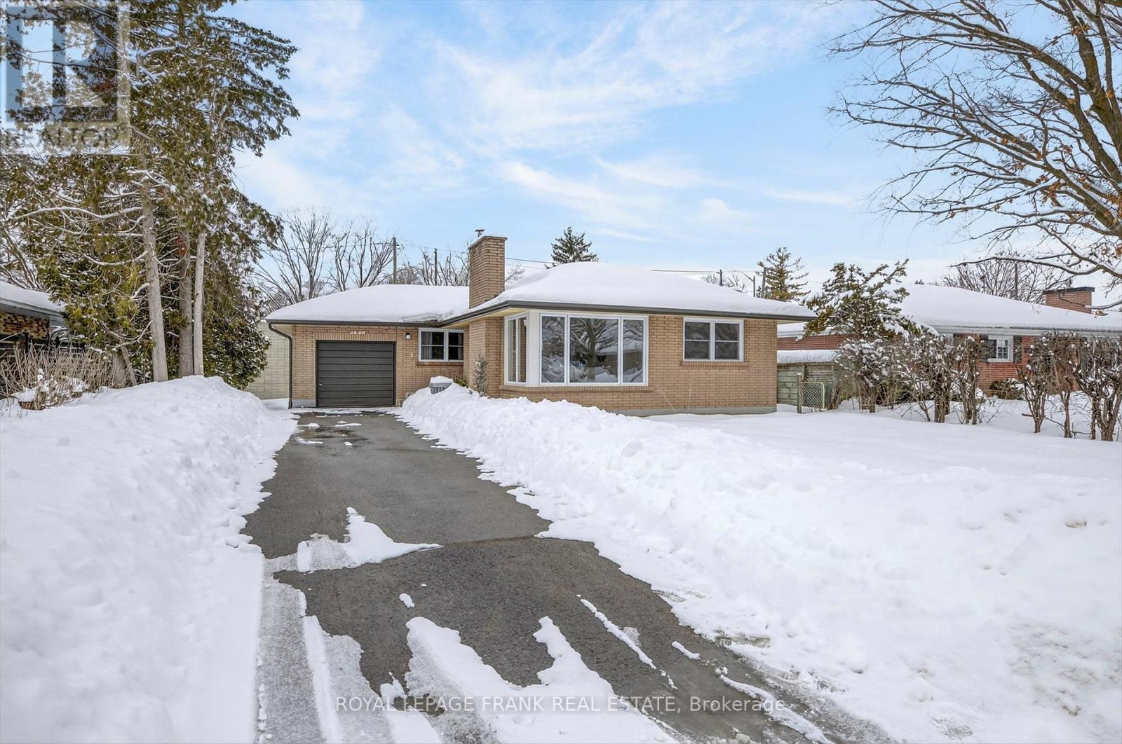 












781 HOPKINS AVENUE

,
Peterborough (Town Ward 3),




Ontario
K9J4Y7

