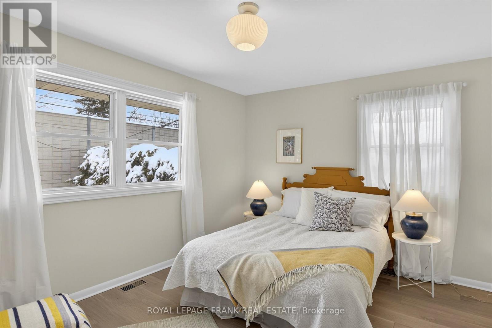 












781 HOPKINS AVENUE

,
Peterborough (Town Ward 3),




Ontario
K9J4Y7

