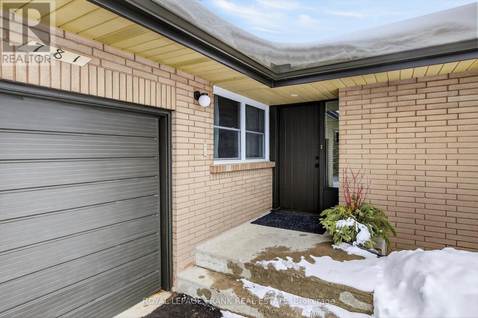 












781 HOPKINS AVENUE

,
Peterborough (Town Ward 3),




Ontario
K9J4Y7

