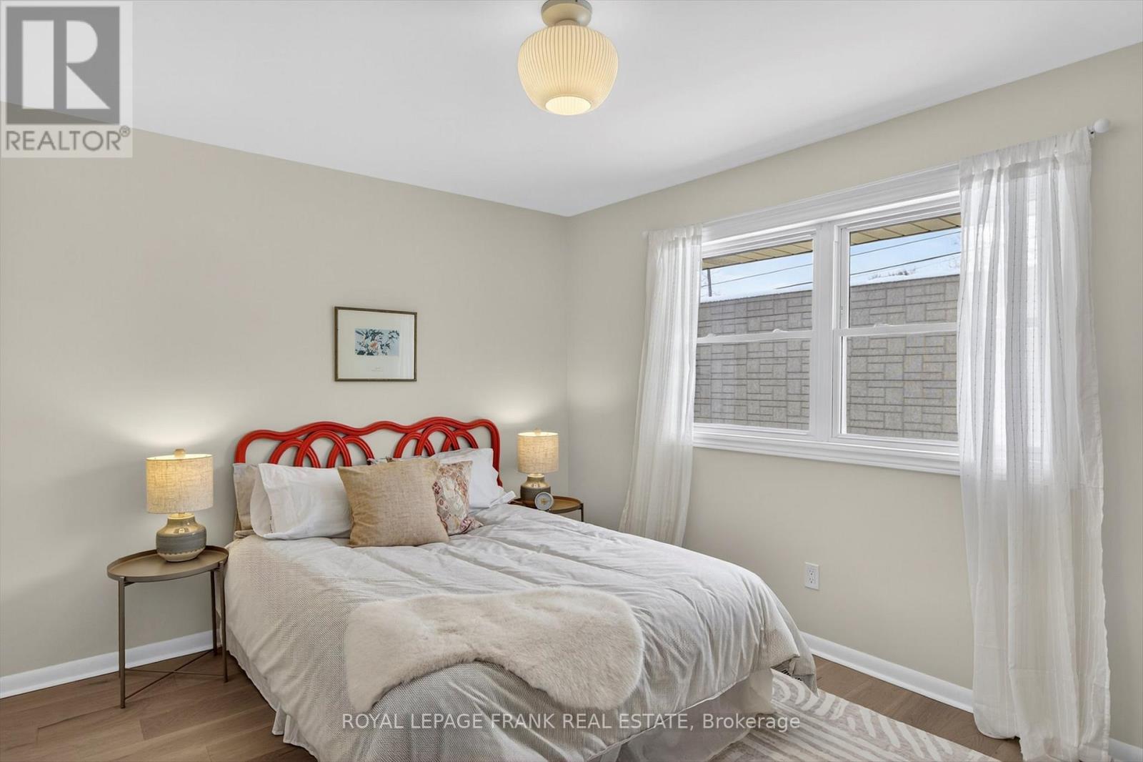 












781 HOPKINS AVENUE

,
Peterborough (Town Ward 3),




Ontario
K9J4Y7

