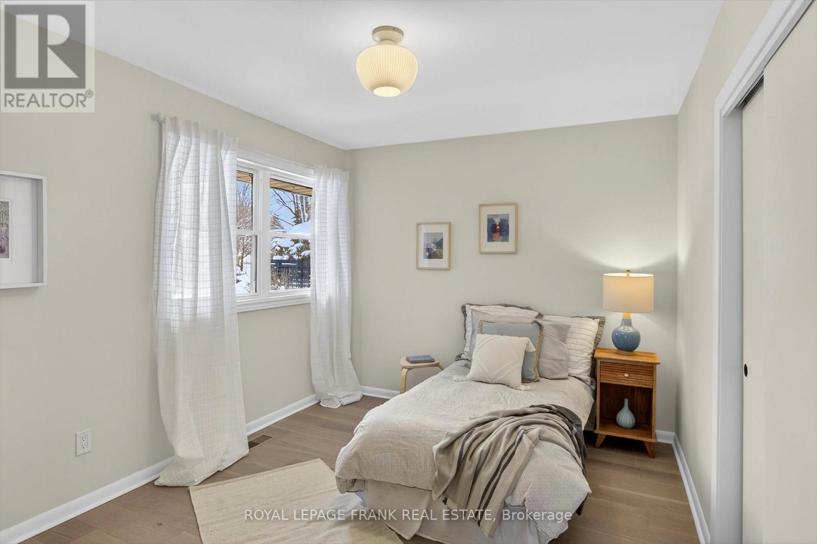 












781 HOPKINS AVENUE

,
Peterborough (Town Ward 3),




Ontario
K9J4Y7

