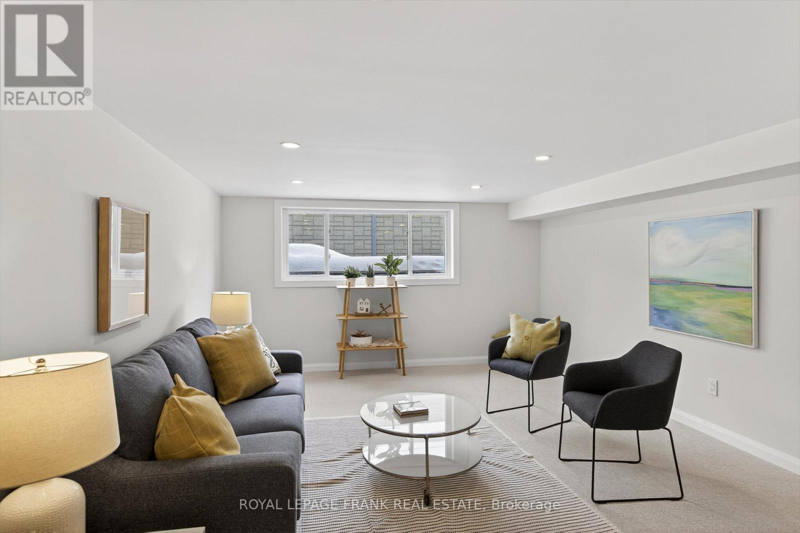 












781 HOPKINS AVENUE

,
Peterborough (Town Ward 3),




Ontario
K9J4Y7

