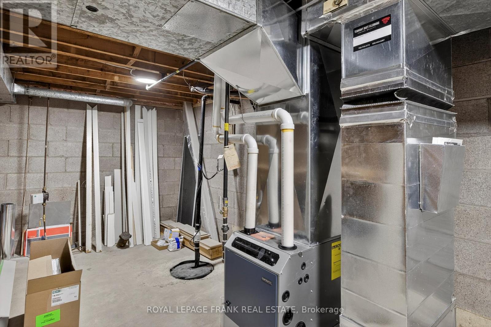 












781 HOPKINS AVENUE

,
Peterborough (Town Ward 3),




Ontario
K9J4Y7

